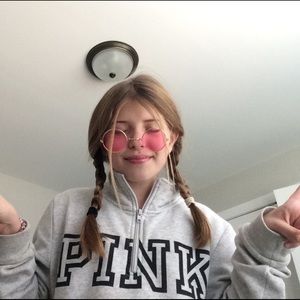 Meet your Posher, Eva